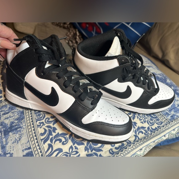 Nike Women’s Dunk High - Picture 1 of 5